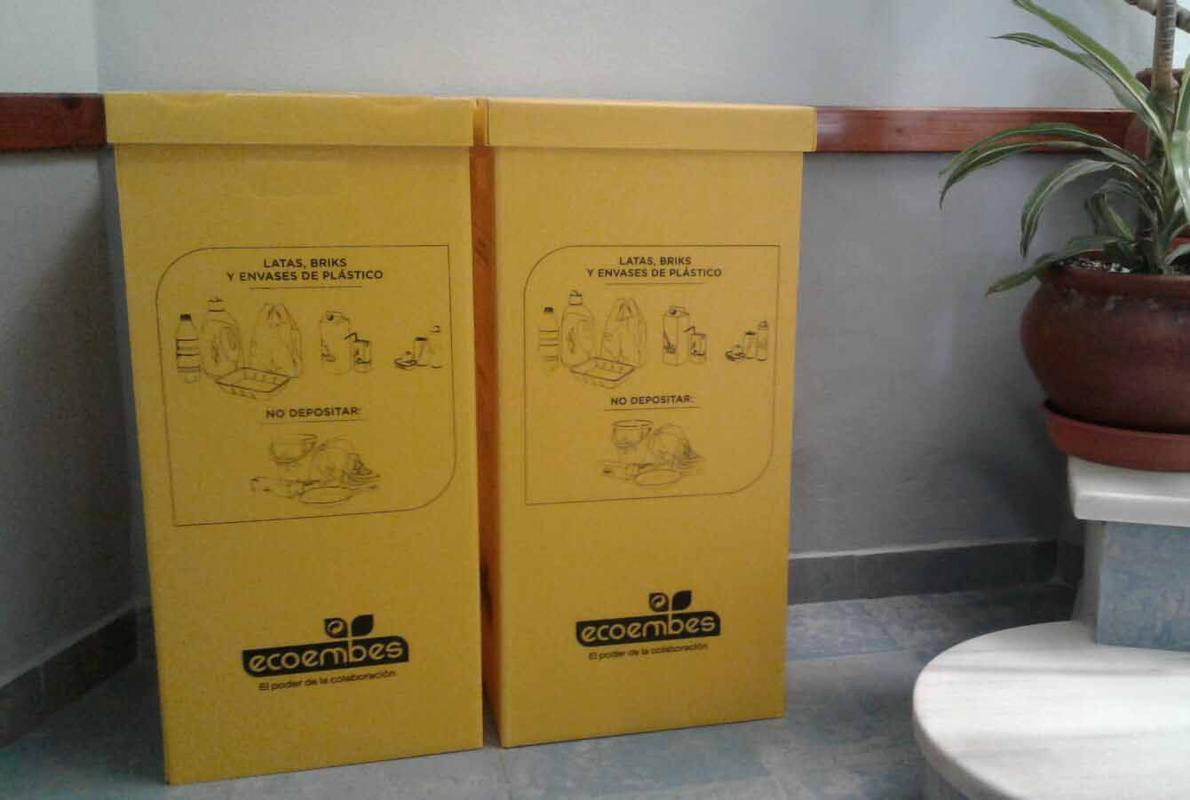 Los contenedores de reciclaje están llegando a los centros educativos de la localidad