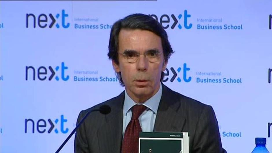 Aznar se compromete con los españoles a reconstruir el "centro derecha"