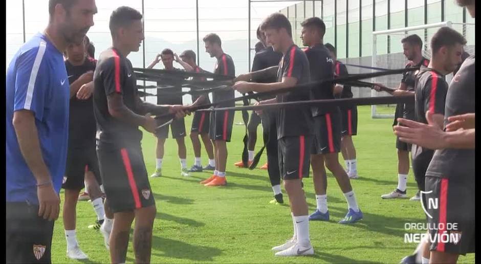 Arana se entrena con el Sevilla en Benidorm en un notable estado de forma