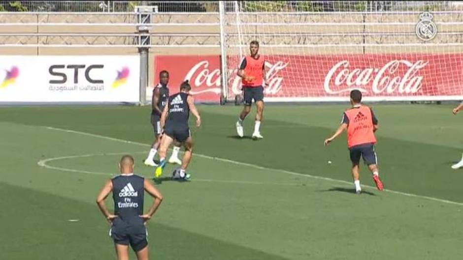 El Real Madrid continúa entrenando a la espera de grandes fichajes