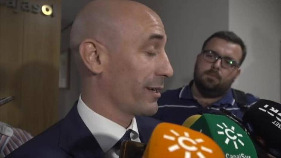 Rubiales: "Tengo una magnífica relación con Pepe Castro y con el Sevilla"