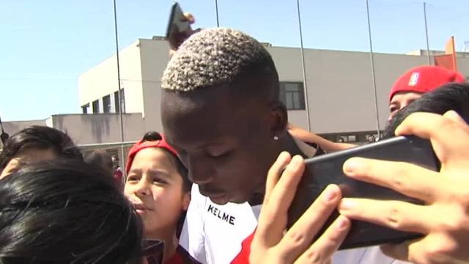 Advíncula: "Me siento en casa. Estoy contento de estar aquí"