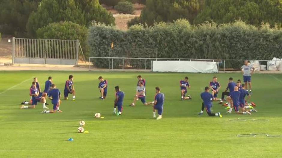 El Atlético de Madrid completa el entrenamiento matutino antes de su viaje a los Alpes italianos