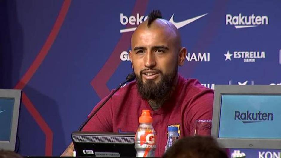 Vidal aterriza en el Barça: "Llego a ganarme un puesto entre los mejores"