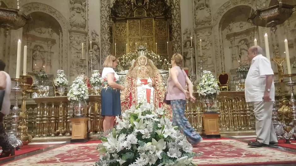 Primer besamanos de la Virgen de los Reyes de 2018