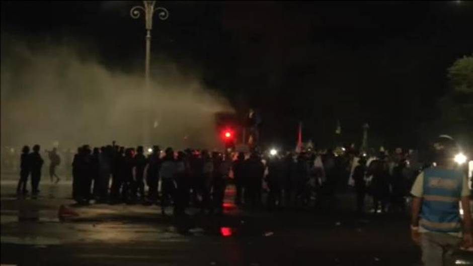 Multitudinaria manifestación en Bucarest contra el Gobierno