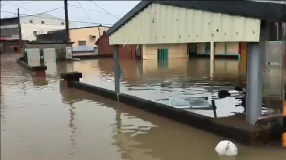 Al menos siete muertos y miles de desalojados por las inundaciones en Taiwán