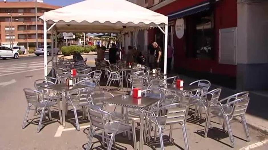 Una pelea en la puerta de un bar en Mollerussa (Lleida) deja a un agente de Policía herido