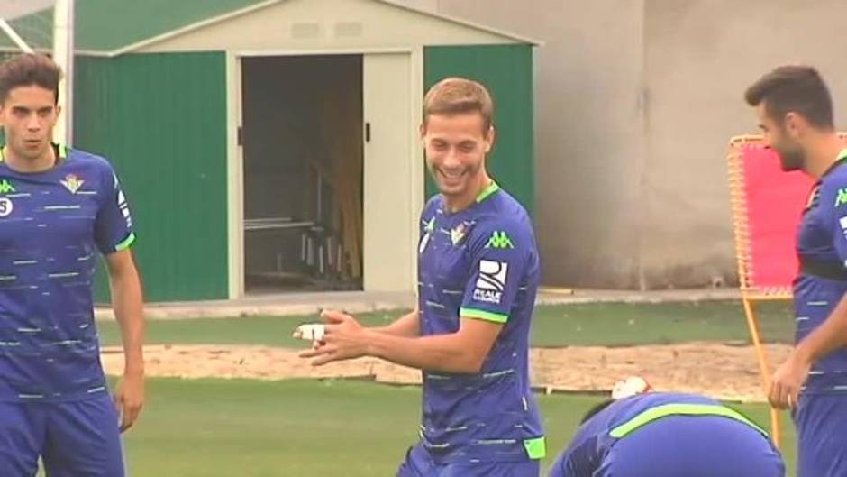 El Betis entrena con la mente puesta en el Sevilla
