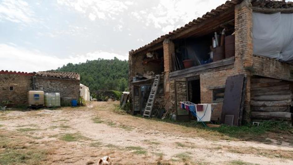 El oscuro secreto de la «masía de hippies»