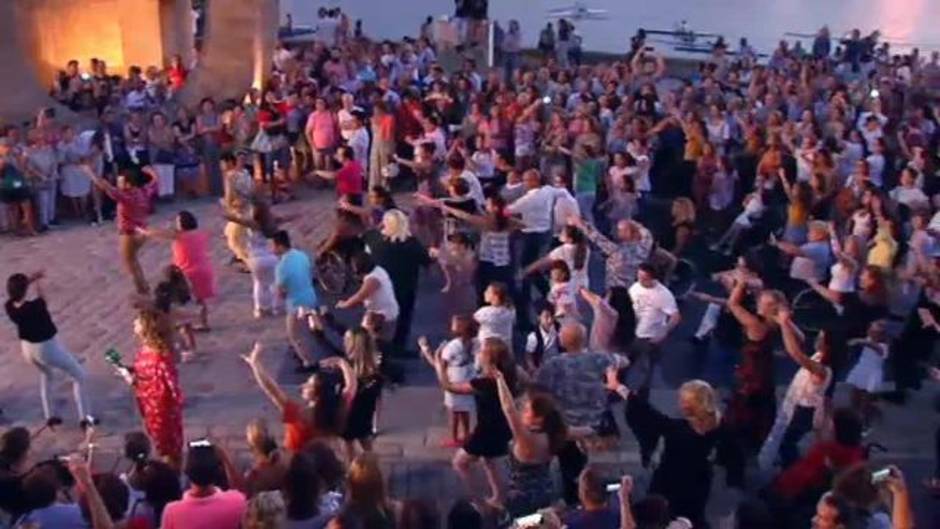 Las calles de Sevilla rebosan de arte con la Bienal de Flamenco