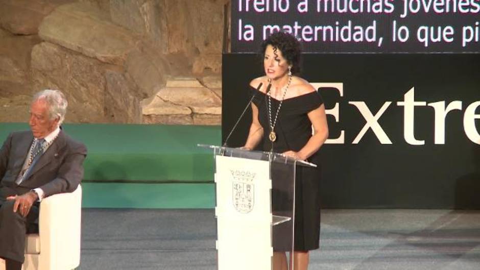 Distintas reivindicaciones se cuelan en el Día de Extremadura