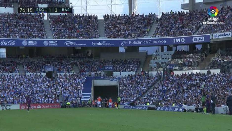 Vidal entra en terreno de juego en el Real Sociedad 1-2 Barcelona