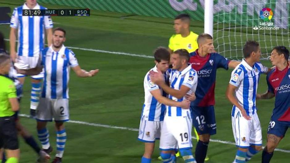 Theo Hernández, expulsado por dar una bofetada a un rival