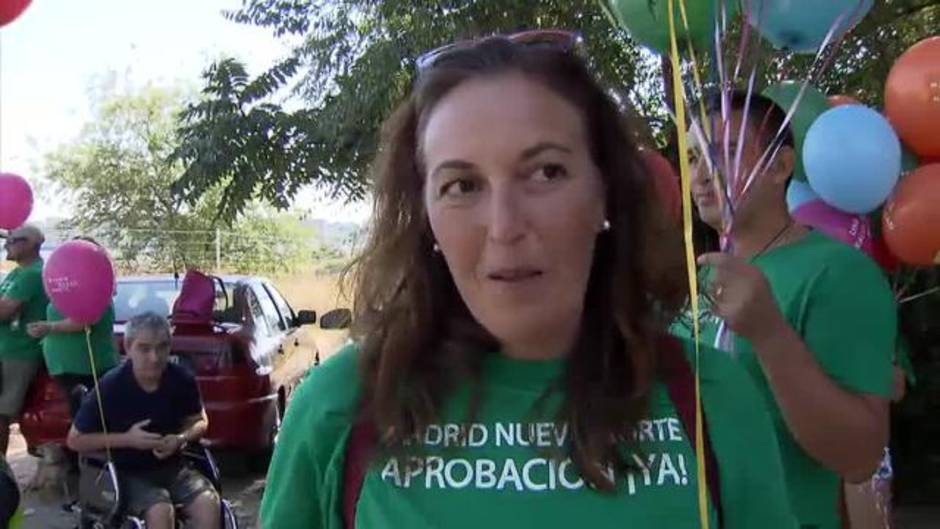 Los vecinos de Fuencarral celebran con globos y deseos la aprobación de Madrid Nuevo Norte