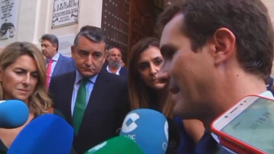 Casado dice que Sánchez es "rehén de lo que le exige a los demás"