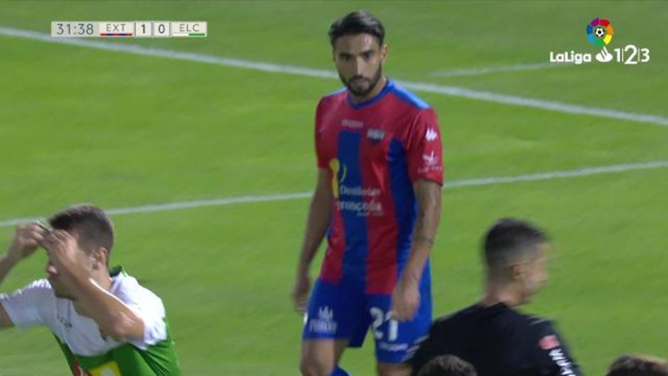 Gol de Carlos Valverde (Extremadura 2 - Elche 0)