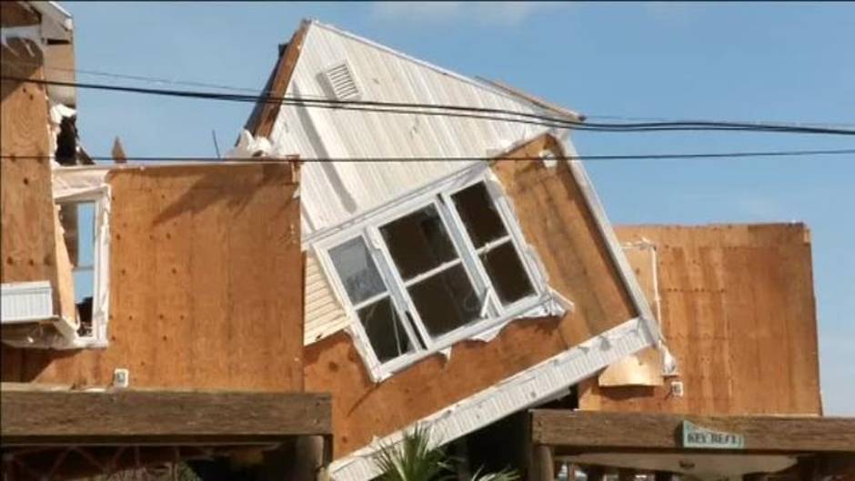 El huracán Michael se aleja como lluvia tropical hacia el Atlántico