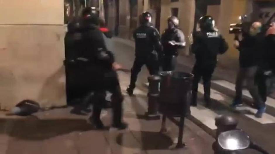 Graves altercados en una manifestación por el desalojo de un edificio 'okupa' en Barcelona