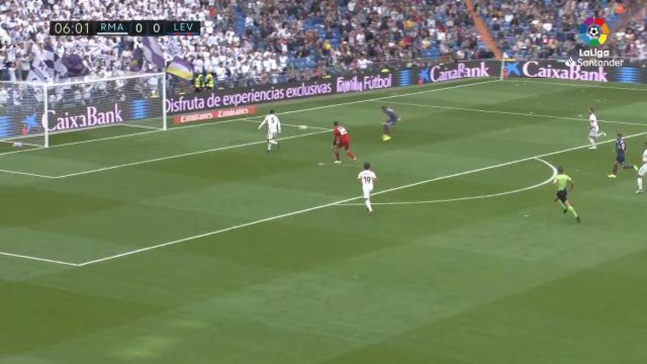 Liga Santander (J9): el gol de Morales en el Real Madrid 1 - 2 Levante