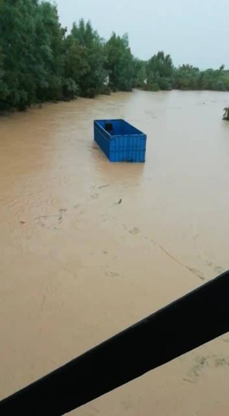 La crecida del río Genil provoca importantes riadas en Écija
