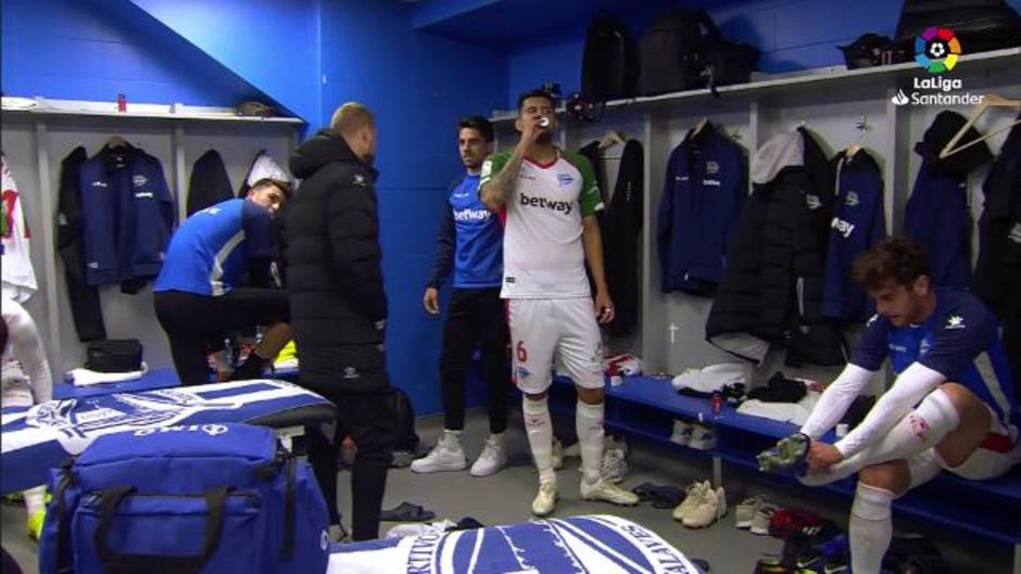 LaLiga Santander (J11): Vestuario del Alavés en el Eibar 2 - 1 Alavés