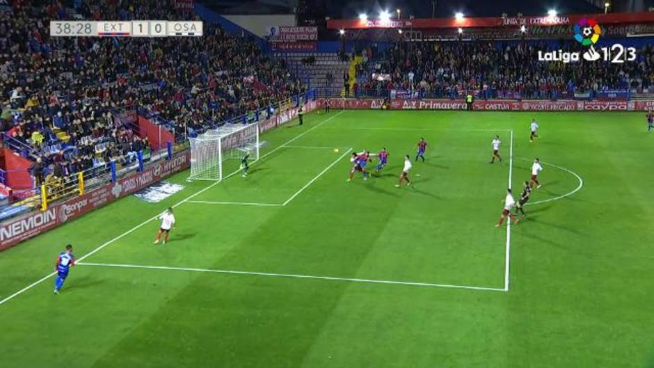 Gol de Enric Gallego (2-0) en el Extremadura-Osasuna