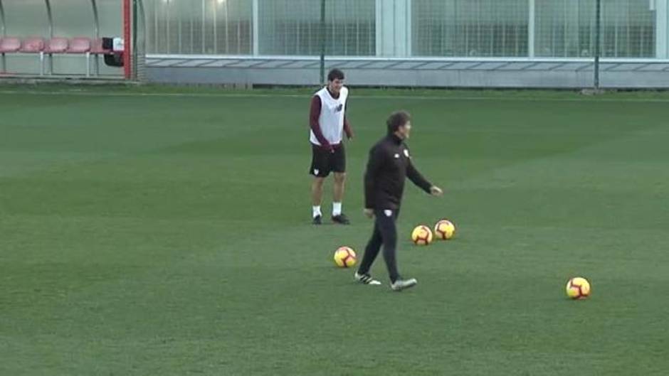 Remiro abandona con molestias el entrenamiento del Athletic