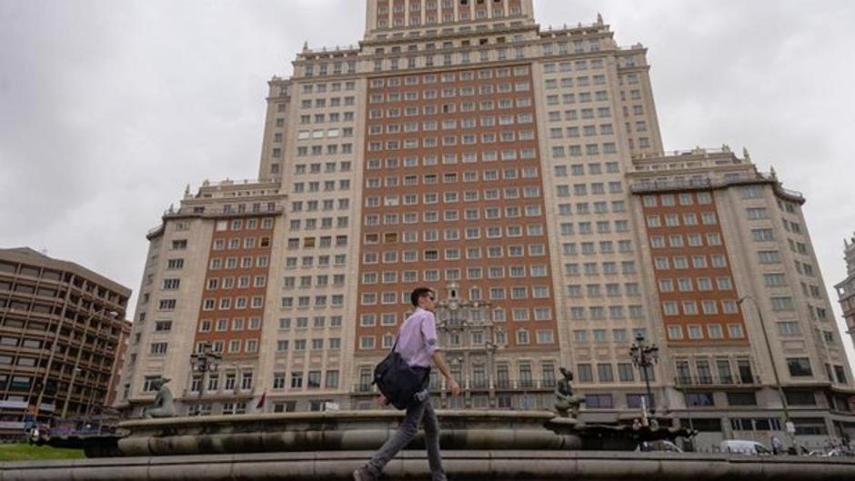 Las obras del Edificio España se suspenden por riesgos estructurales