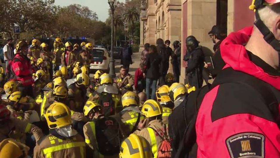 Identificado un bombero tras las protestas del Parlament