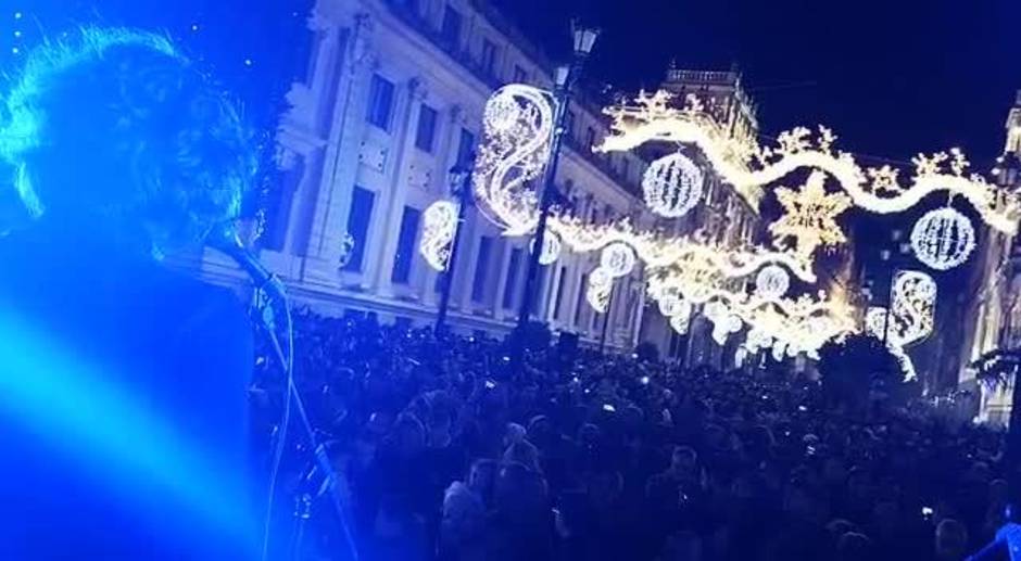 Así brilla Sevilla con el encendido del alumbrado de Navidad