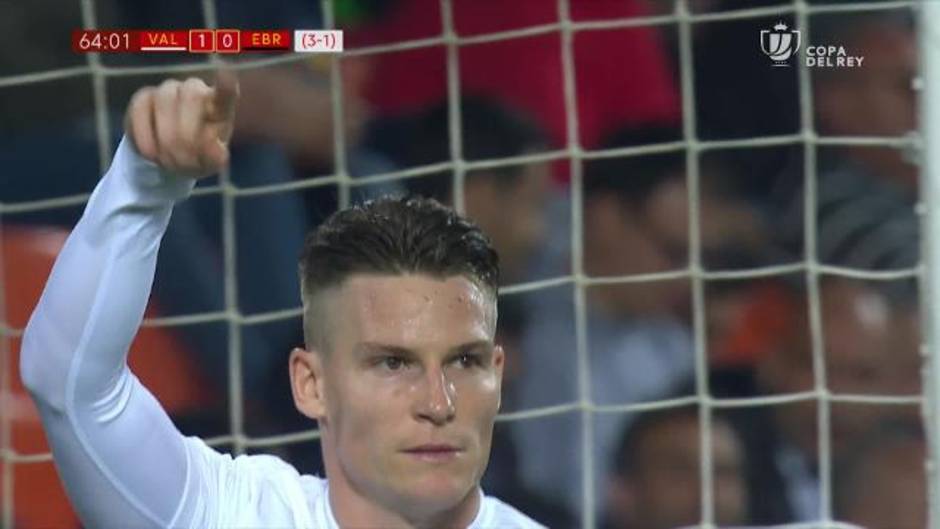 Lesión de Kevin Gameiro en el Valencia 1-0 Ebro de Copa del Rey