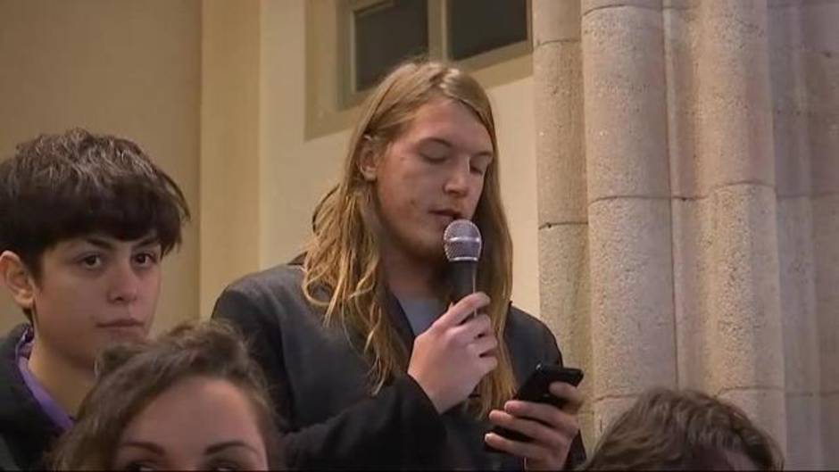 Terrassa se concentra contra el fascismo