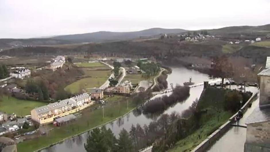 La Navidad ilumina como nunca la localidad de Puebla de Sanabria