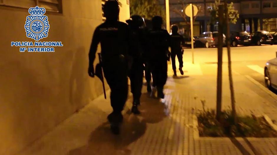 Operativo antidroga en la Barriada de la Paz en Cádiz