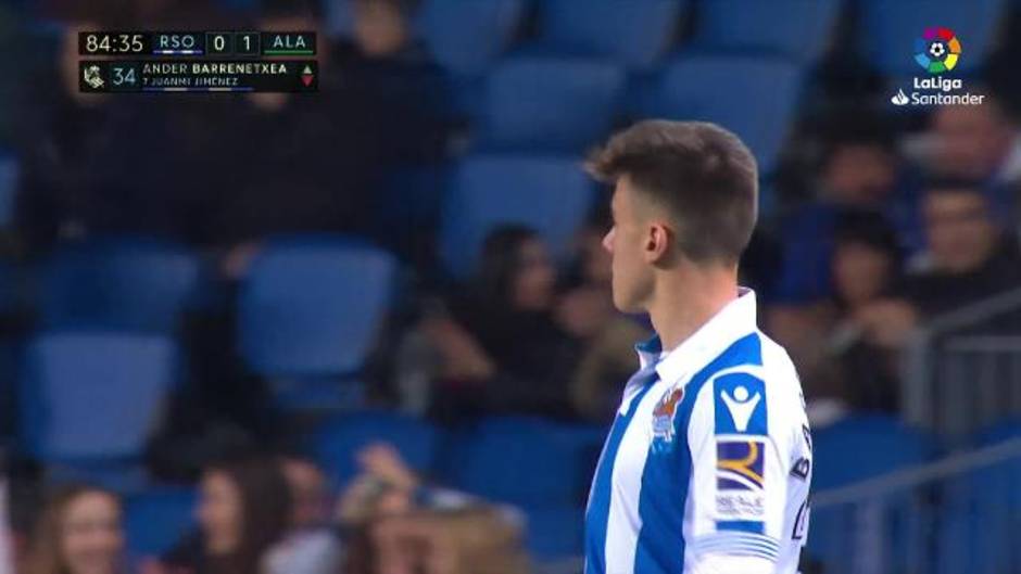 Ovación al debutante Barrenetxea en el Real Sociedad 0-1 Alavés