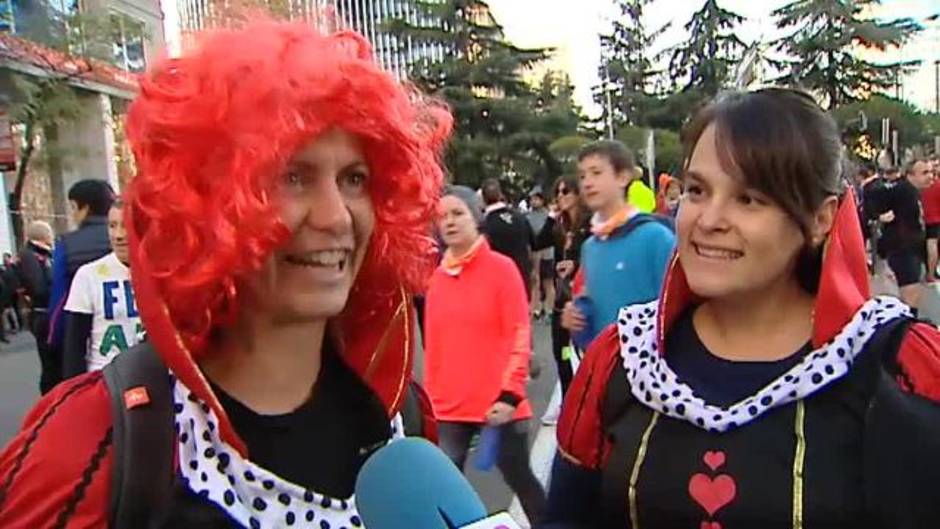 Miles de corredores despiden el año haciendo deporte en la San Silvestre de Madrid