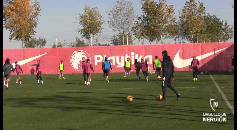 A la espera de fichajes, el Sevilla ya prepara el partido contra el Atlético