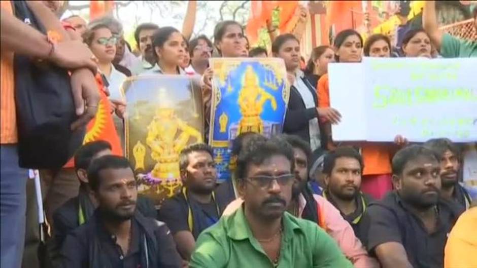 Al menos un muerto en las protestas de la India contra las dos mujeres que entraron en un templo