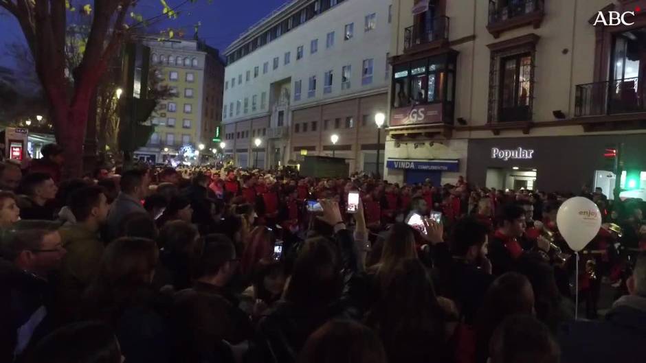 Medio millón de sevillanos se echan a la calle para recibir a los Reyes Magos