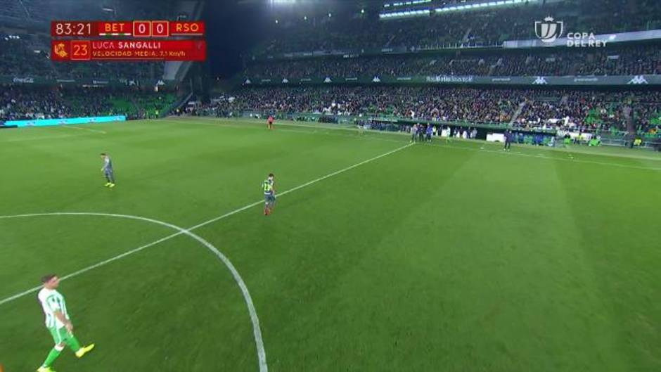 Cambio y ovación a Sangalli en el Betis 0-0 Real Sociedad