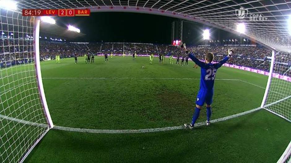 Gol de Philippe Coutinho (2-1) en el Levante 2-1 Barcelona