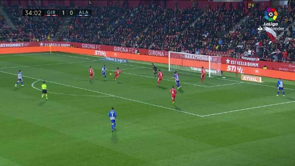 Borja Bastón falla una clara ocasión en el Girona 1 - 1 Alavés