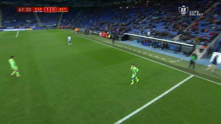Loren se retiró lesionado en el Espanyol 1-1 Betis de la Copa