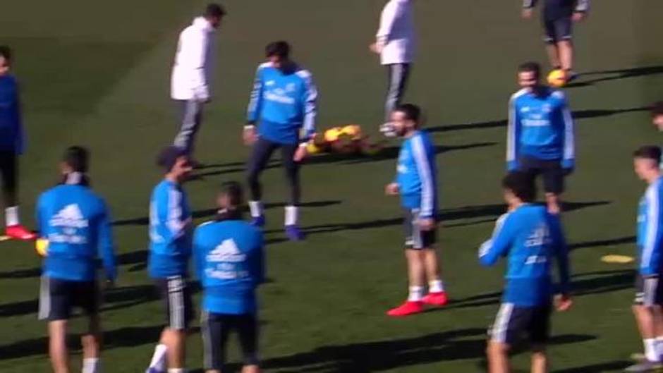 Último entrenamiento del Real Madrid antes del derbi