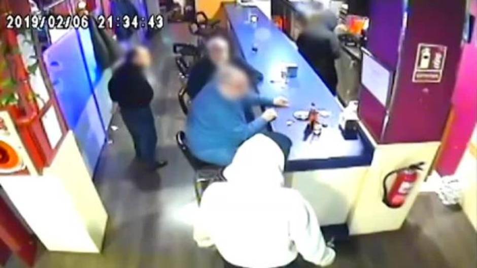 Detienen en Jaén a dos jóvenes por varios atracos a mano armada