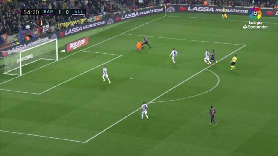 Mano a mano de Boateng con Masip en el Barcelona 1-0 Real Valladolid