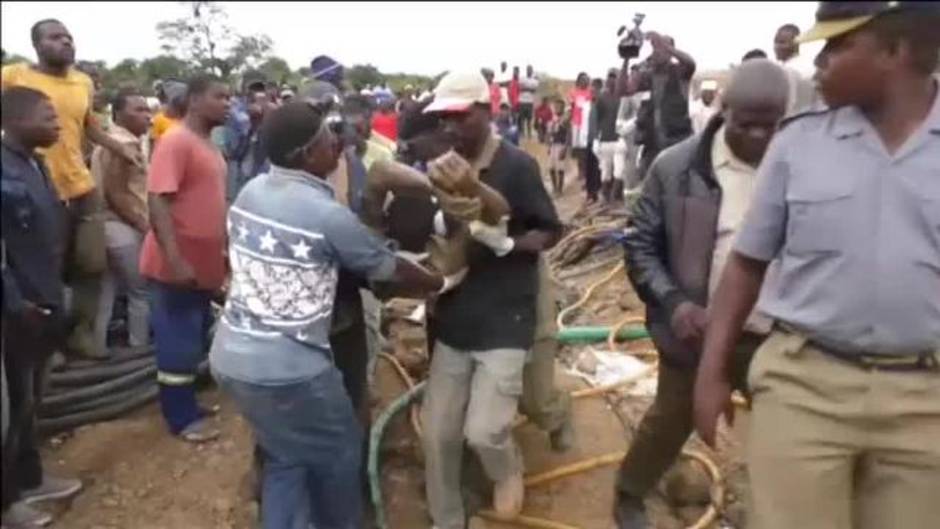 Rescatado con vida un octavo minero en Zimbabue tras una semana sepultado