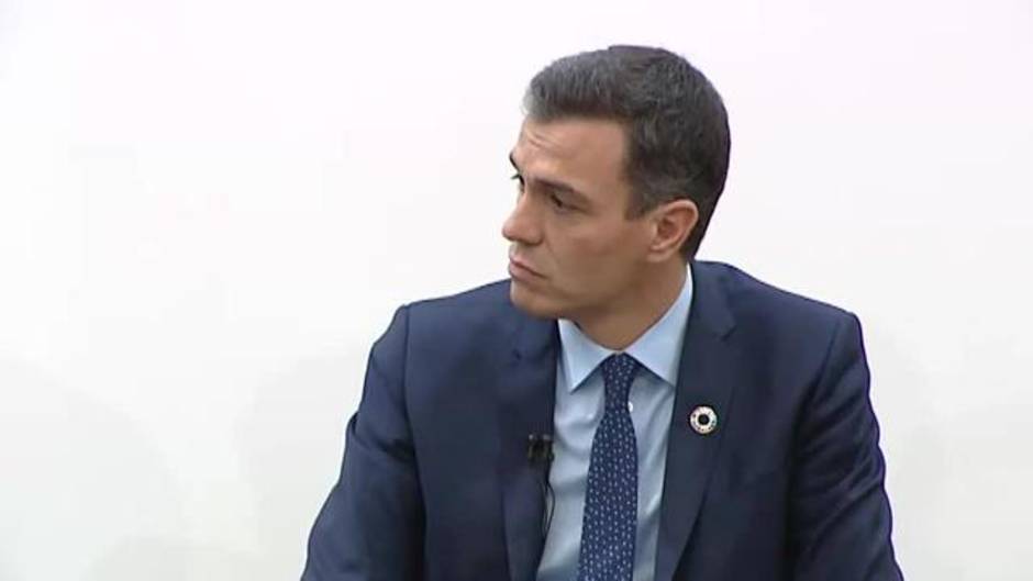 Pedro Sánchez presenta su libro acompañado por Mercedes Milá y Jesús Calleja