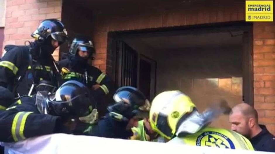 Un hombre muere por inhalación de humo en el incendio de su vivienda en Madrid